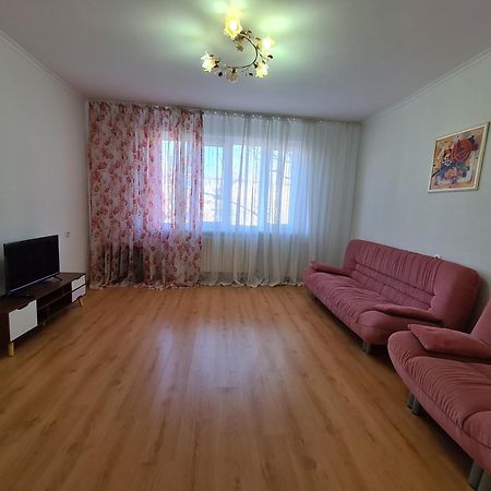 Apartament 2 Bedrooms, Botanica Chisinau Exterior photo